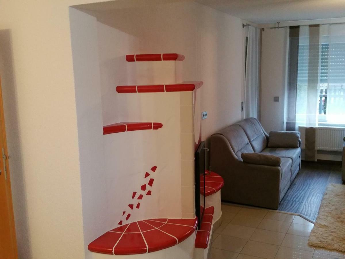 Ferienhaus Giulia In Guenzburg Ideal Fuer 2 Familien Kültér fotó